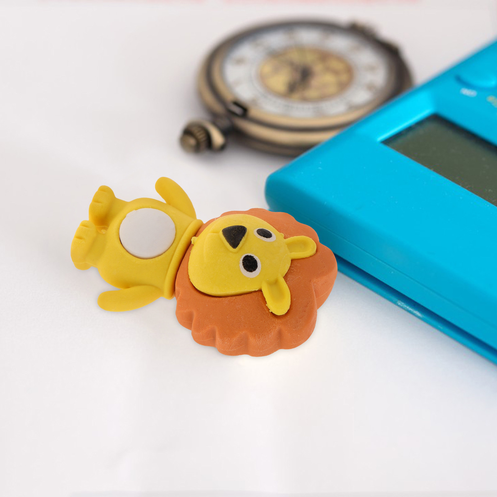 18個入り、小さくてかわいいライオンの消しゴム。TPR素材で - Lion Stationery & Office Supply(Kunshan)Co.Ltd のレビューと価格