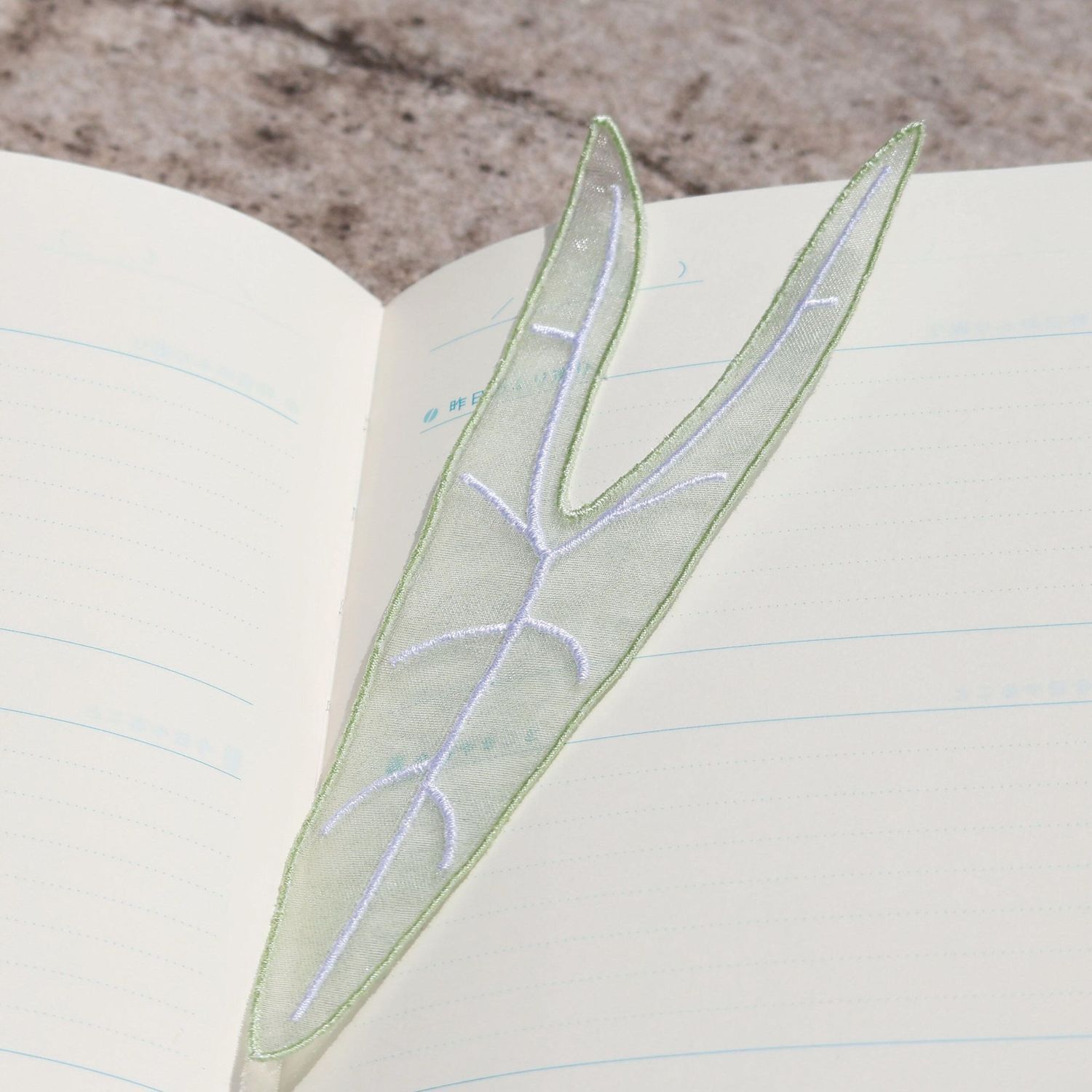 オーガンジー刺繍の葉っぱ型ブックマーク。読書用、学生へのプレ - Office Supply Office Stationery Items のレビューと価格