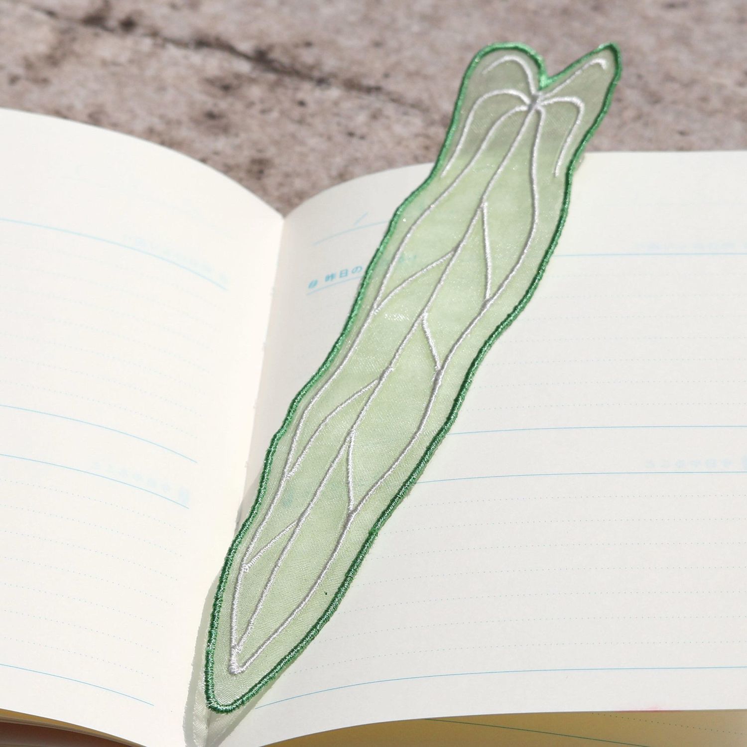 オーガンジー刺繍の葉っぱ型ブックマーク。読書用、学生へのプレ - Office Supply Office Stationery Items のレビューと価格