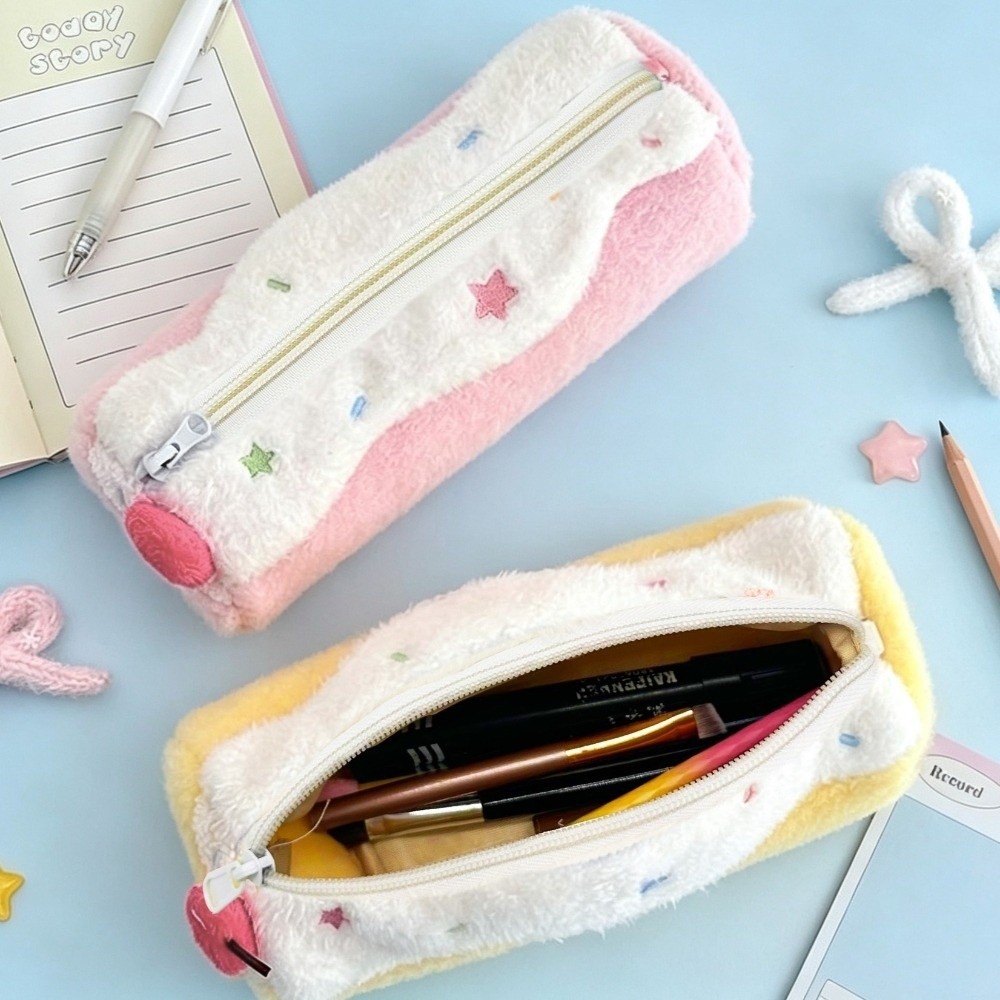 耐久性に優れたペンケース。星の刺繍が施され、スイスロール型の - Pen Pouch Roll のレビューと価格
