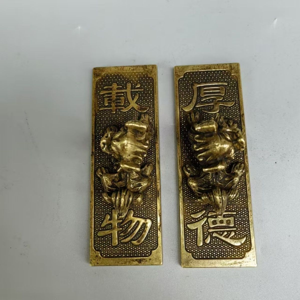 真鍮製ペアペーパーウェイト、ライオン彫刻、中国書道の文字が刻 - Lion Stationery & Office Supply(Kunshan)Co.Ltd のレビューと価格