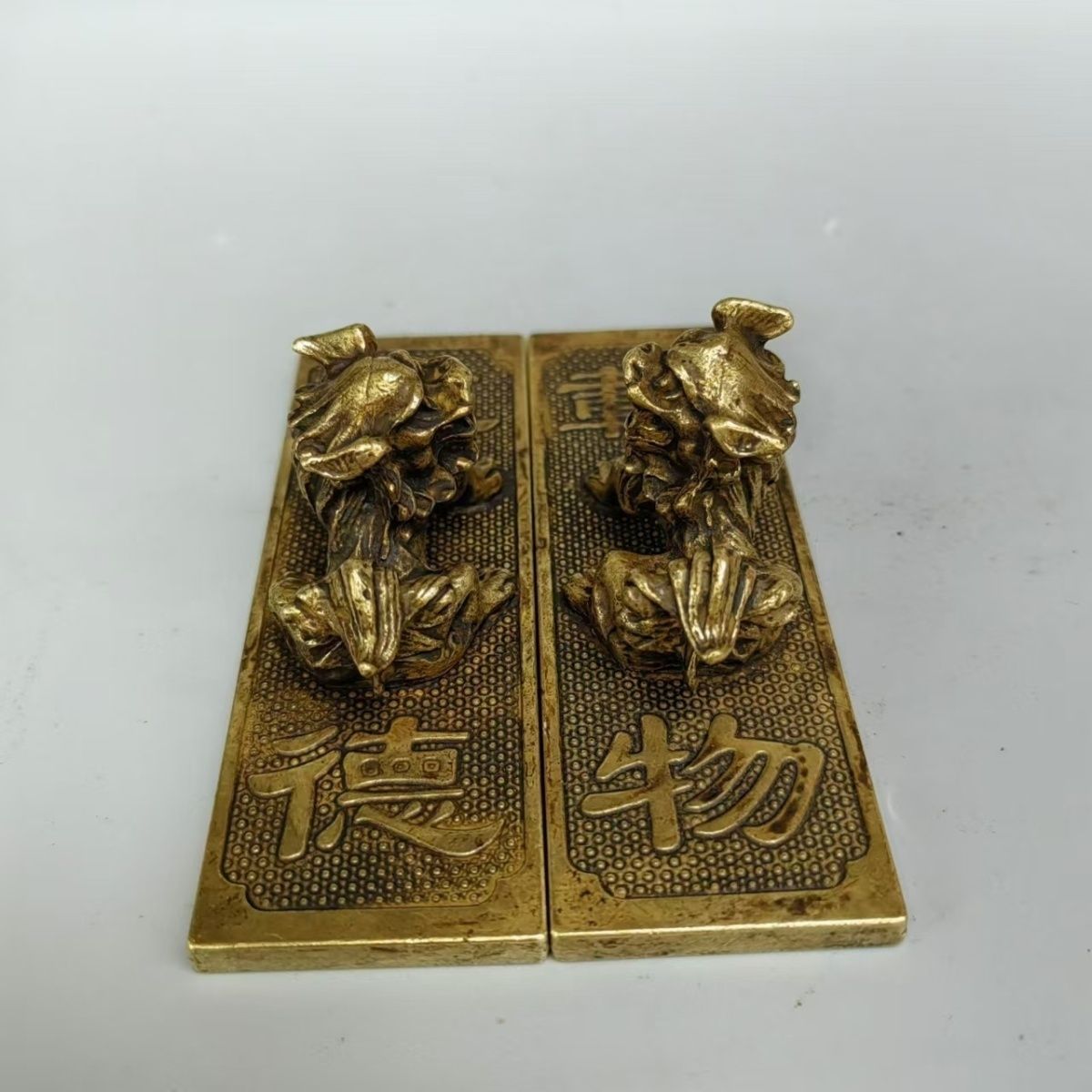 真鍮製ペアペーパーウェイト、ライオン彫刻、中国書道の文字が刻 - Lion Stationery & Office Supply(Kunshan)Co.Ltd のレビューと価格